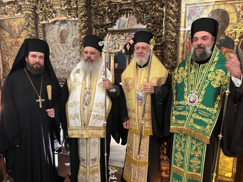 Πανδήμως οι Μυκόνιοι τιμούν την Έφορο και Προστάτιδά τους Παναγία Τουρλιανή