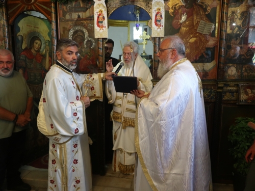 Πλημμυρίδα πιστών, τίμησε την ιερά μνήμη του Αγίου Φανουρίου στη Χώρα της Μυκόνου