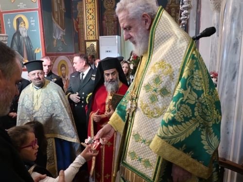 Η Άνδρος ηλιόεσσα και με γαληνιώσα θἀλασσα τίμησε την ιερά μνήμη του Αγίου Φιλίππου