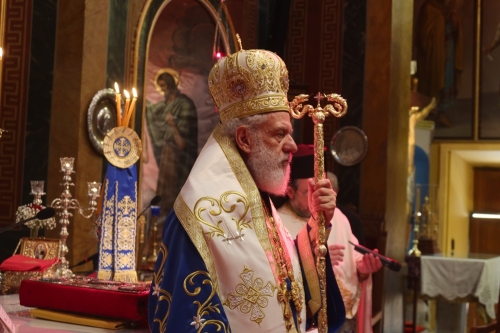 Ο Σεβασμιώτατος κ. Δωρόθεος Β' ιερούργησε στον Καθεδρικό Ιερό του Αγίου Νικολάου Ερμουπόλεως 