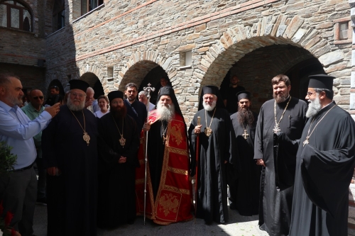 Ενθρονίσθηκε ο νέος  Ηγούμενος της Ιεράς Μονής Αγίας Μαρίνης Άνδρου