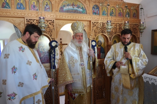 Αρχιερατική ιερουργία στον Ιερό Ναό Αγίου Δημητρίου στη Μύκονο