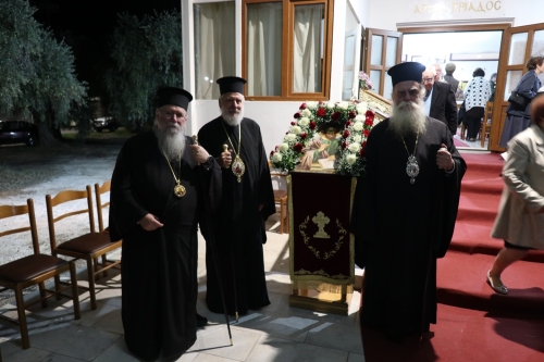 Τρισαρχιερατικός Εσπερινός στον Ιερό Ναό Αγίας Τριάδος Θάσου